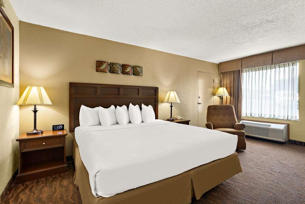 Best Western Center Pointe Inn Branson Room photo